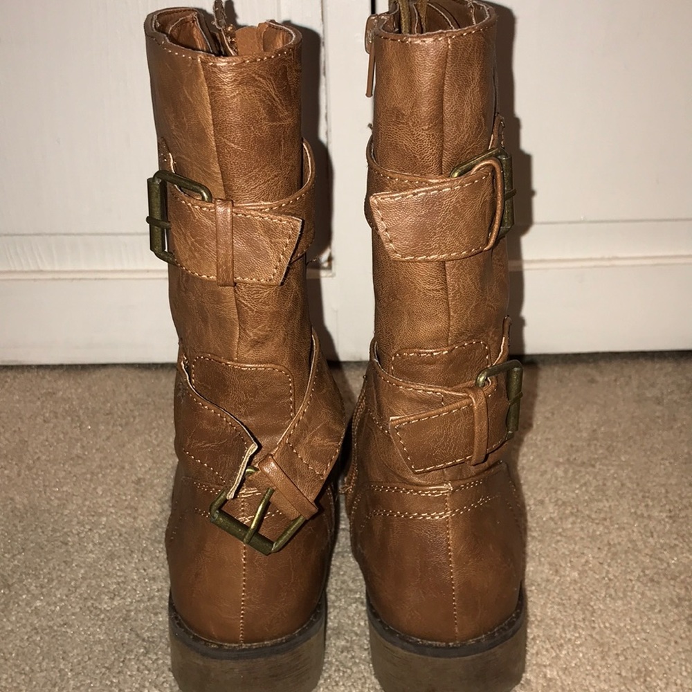 Boots - Picture 4 of 7
